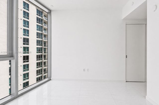300 Biscayne Boulevard Way 4201E, Miami, FL 33131
