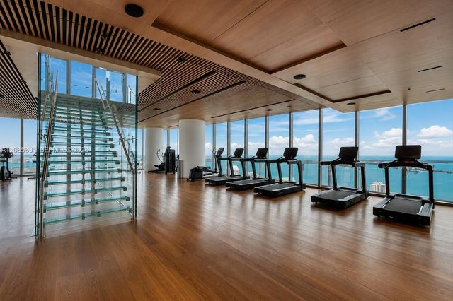 300 Biscayne Boulevard Way 4201E, Miami, FL 33131