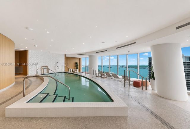 300 Biscayne Boulevard Way 4201E, Miami, FL 33131