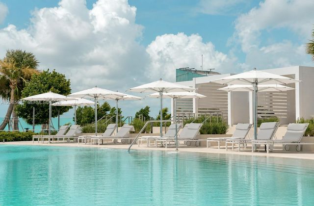 300 Biscayne Boulevard Way 4201E, Miami, FL 33131