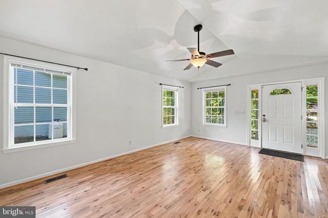 297 POPLAR DR, Louisa, VA 23093