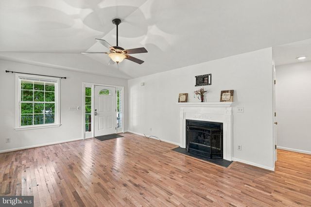 297 POPLAR DR, Louisa, VA 23093