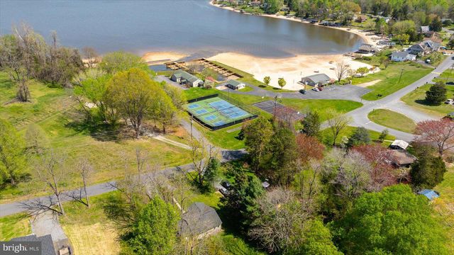 297 POPLAR DR, Louisa, VA 23093