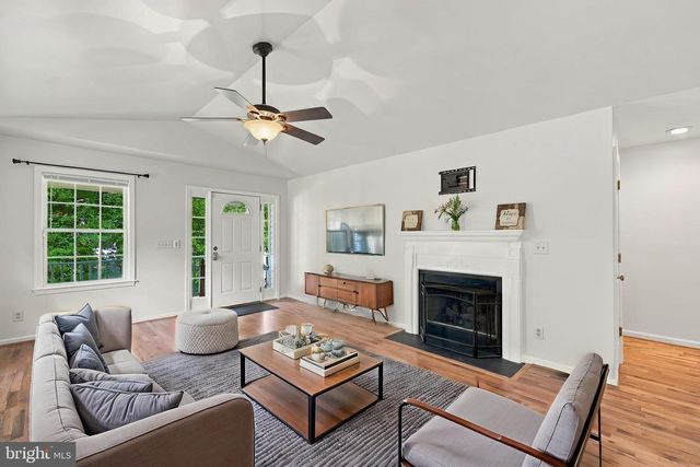 297 POPLAR DR, Louisa, VA 23093