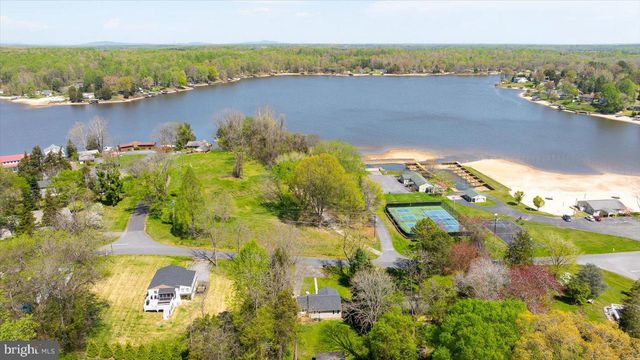 297 POPLAR DR, Louisa, VA 23093