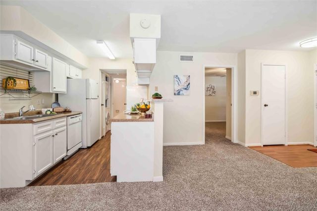 2750 Holly Hall Street 1403, Houston, TX 77054