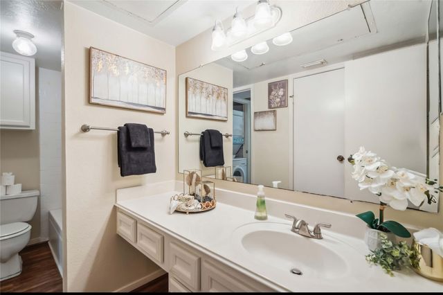 2750 Holly Hall Street 1403, Houston, TX 77054