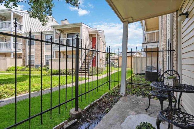 2750 Holly Hall Street 1403, Houston, TX 77054