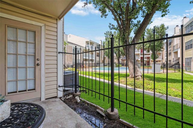 2750 Holly Hall Street 1403, Houston, TX 77054