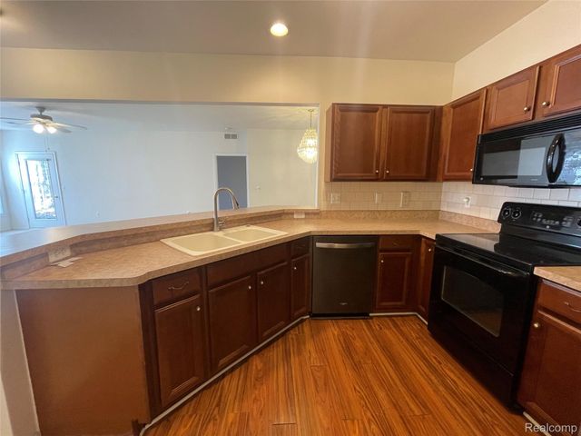 44272 Princeton Drive 159, Clinton Charter Township, MI 48038