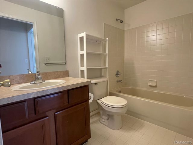 44272 Princeton Drive 159, Clinton Charter Township, MI 48038