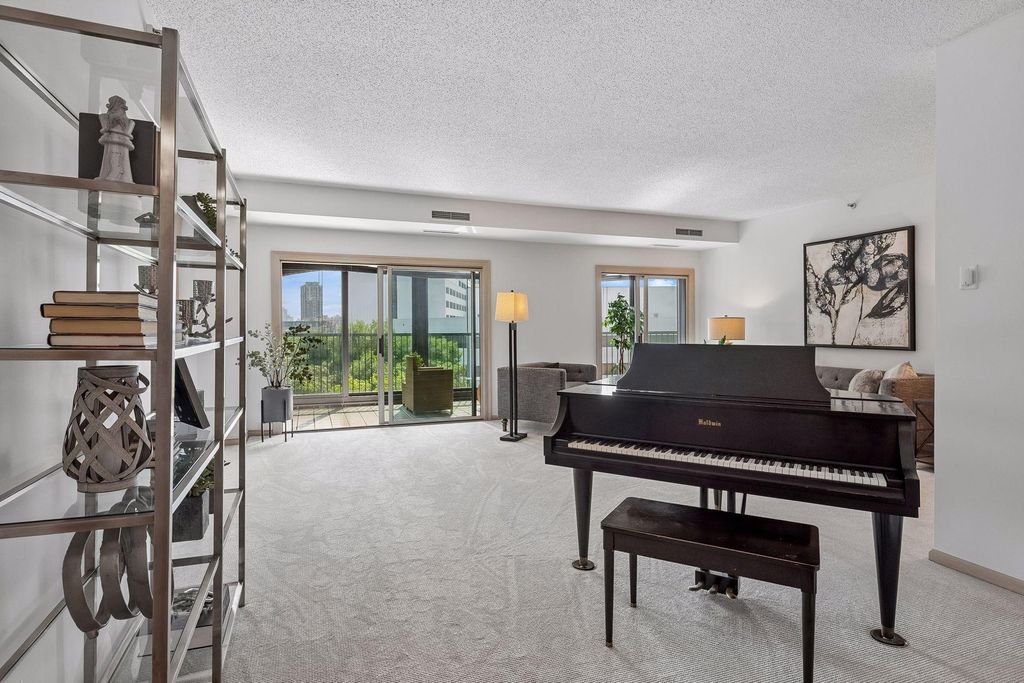 1235 Yale Place 709, Minneapolis, MN 55403 — photo 2