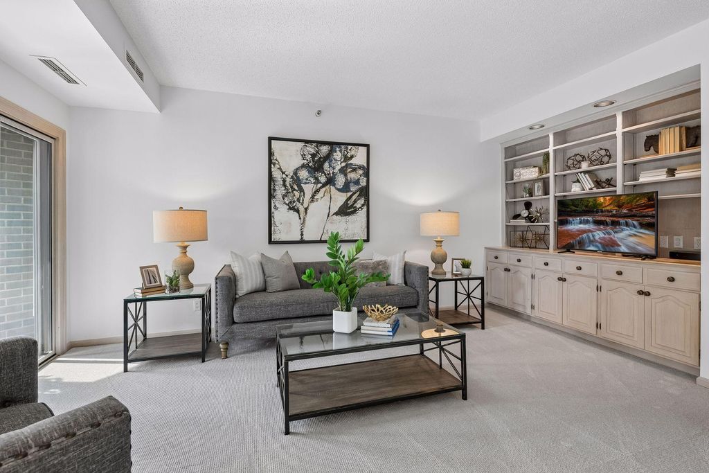 1235 Yale Place 709, Minneapolis, MN 55403 — photo 4