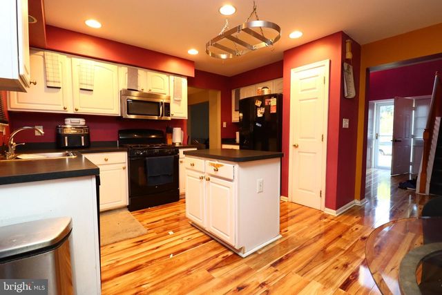 445 MOORE BLVD, Clayton, NJ 08312