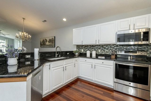 W159N4868 Graysland DRIVE, Menomonee Falls, WI 53051
