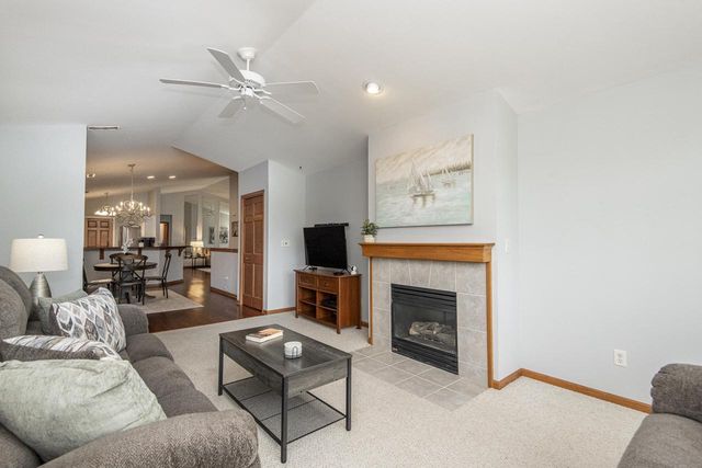 W159N4868 Graysland DRIVE, Menomonee Falls, WI 53051
