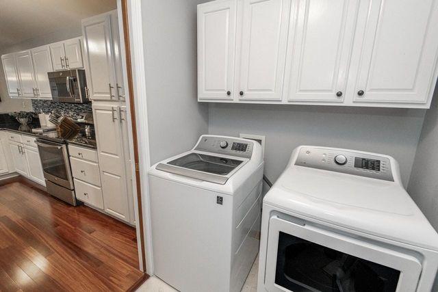 W159N4868 Graysland DRIVE, Menomonee Falls, WI 53051