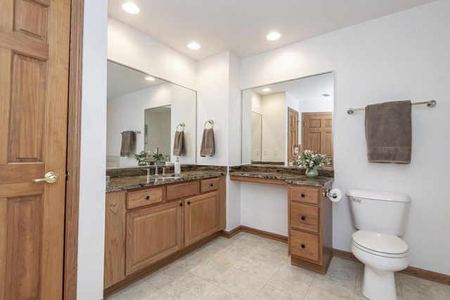 W159N4868 Graysland DRIVE, Menomonee Falls, WI 53051