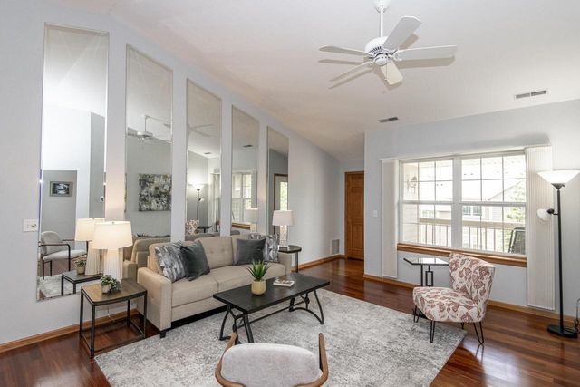 W159N4868 Graysland DRIVE, Menomonee Falls, WI 53051