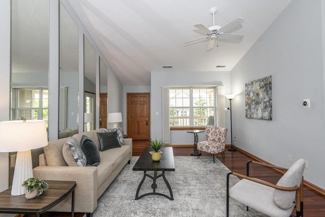 W159N4868 Graysland DRIVE, Menomonee Falls, WI 53051