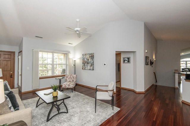 W159N4868 Graysland DRIVE, Menomonee Falls, WI 53051