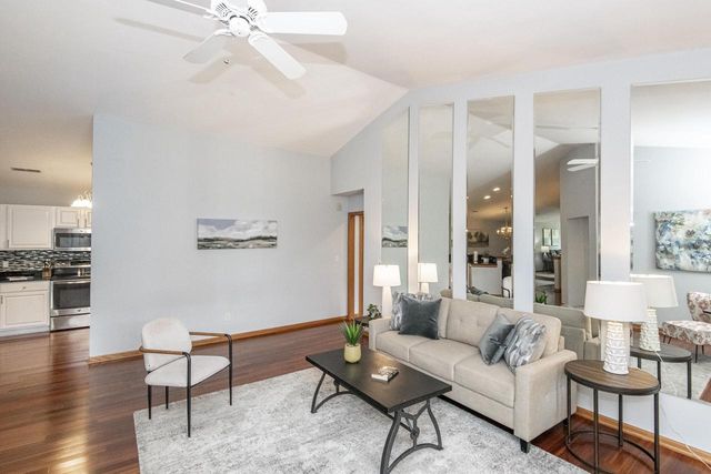 W159N4868 Graysland DRIVE, Menomonee Falls, WI 53051