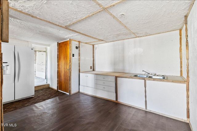 143 Mustang Street, Duffield, VA 24244