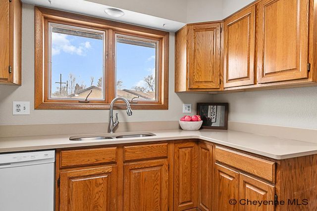 5102 SYRACUSE RD, Cheyenne, WY 82009