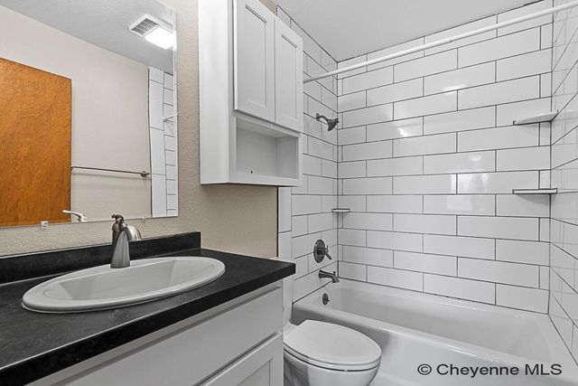 5102 SYRACUSE RD, Cheyenne, WY 82009