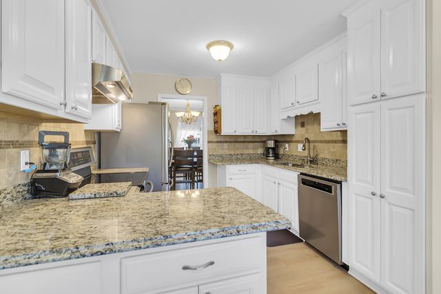 10 Hunters Forest Drive, Charleston, SC 29414