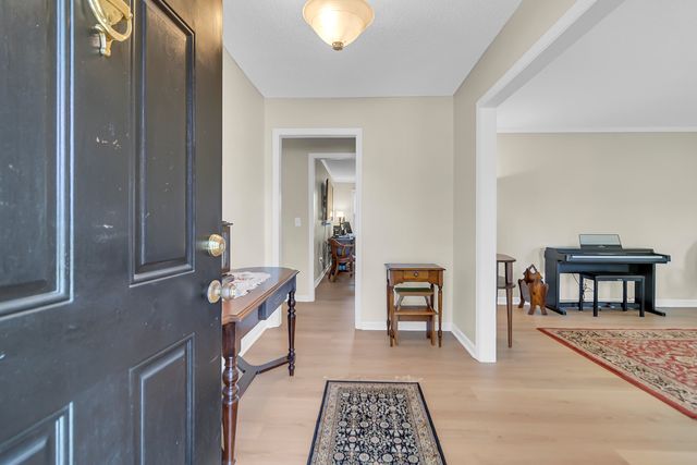 10 Hunters Forest Drive, Charleston, SC 29414