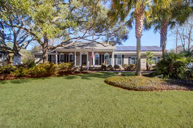 10 Hunters Forest Drive, Charleston, SC 29414