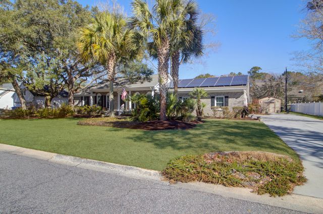 10 Hunters Forest Drive, Charleston, SC 29414