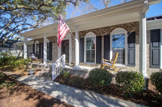 10 Hunters Forest Drive, Charleston, SC 29414