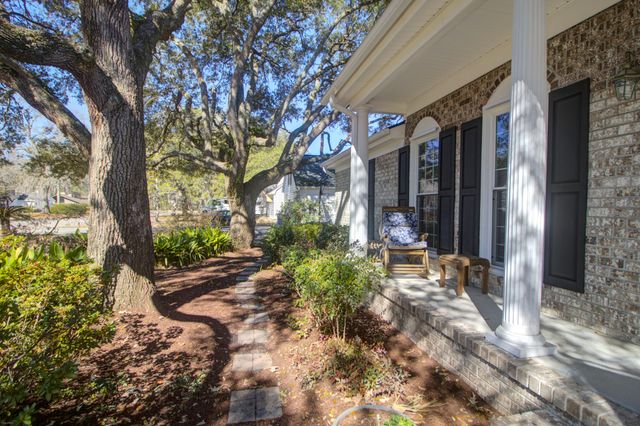 10 Hunters Forest Drive, Charleston, SC 29414