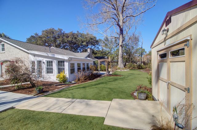 10 Hunters Forest Drive, Charleston, SC 29414