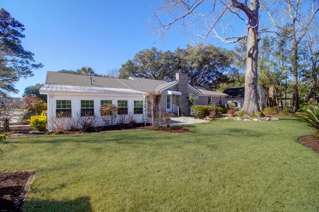 10 Hunters Forest Drive, Charleston, SC 29414