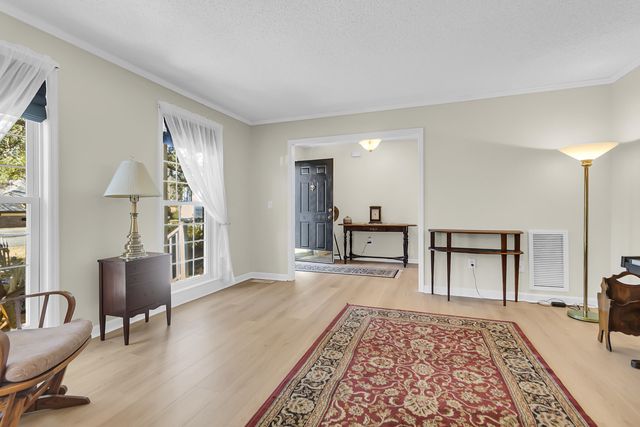 10 Hunters Forest Drive, Charleston, SC 29414