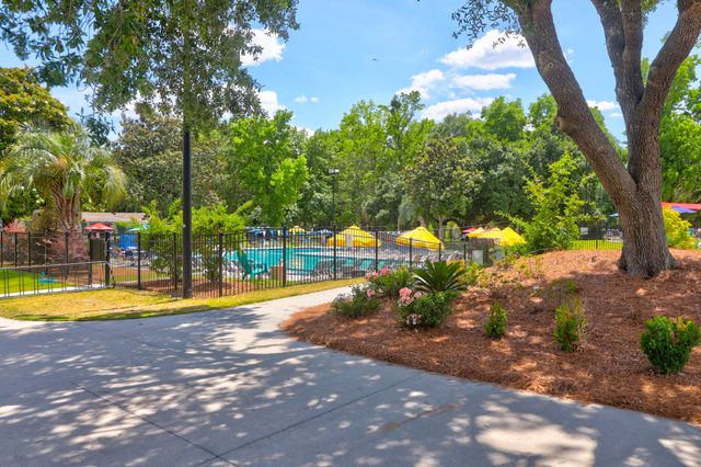 10 Hunters Forest Drive, Charleston, SC 29414