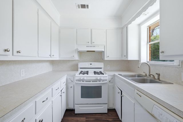 421 & 423 N Carl Street, Sherman, TX 75092