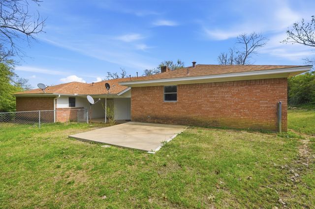 421 & 423 N Carl Street, Sherman, TX 75092