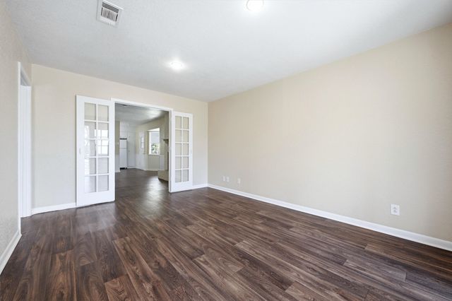 421 & 423 N Carl Street, Sherman, TX 75092
