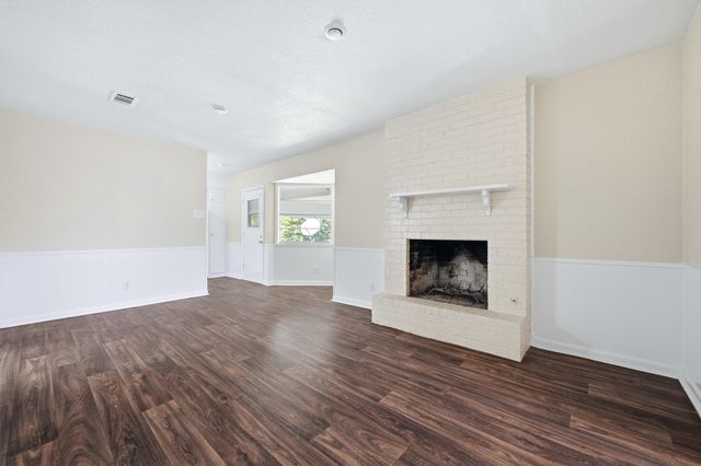 421 & 423 N Carl Street, Sherman, TX 75092