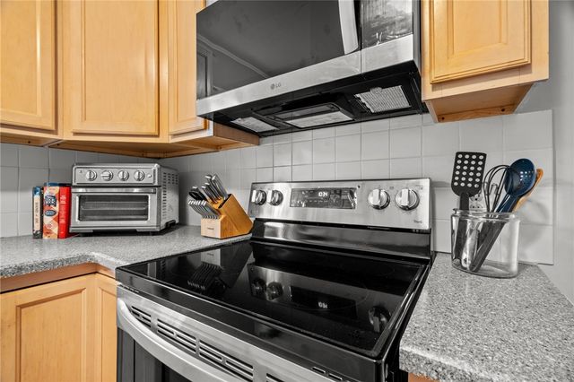 303 New Meadow Road, Barrington, RI 02806