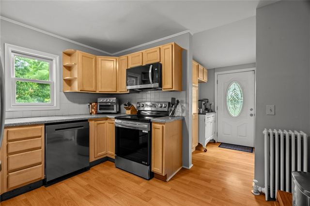 303 New Meadow Road, Barrington, RI 02806