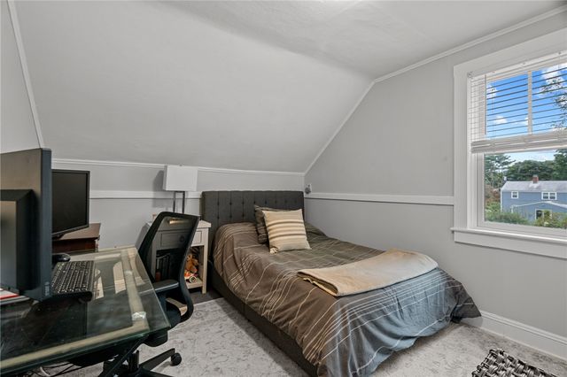 303 New Meadow Road, Barrington, RI 02806