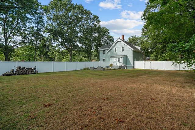 303 New Meadow Road, Barrington, RI 02806