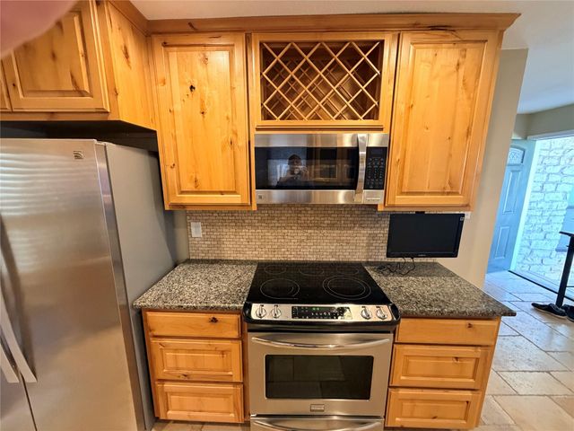 3103 Whisper Oaks LN A & B, Georgetown, TX 78628