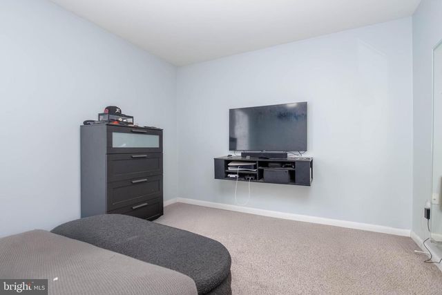 428 E OLIVER ST, Baltimore, MD 21202