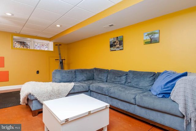 428 E OLIVER ST, Baltimore, MD 21202